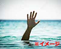 【ダーウィン賞】波が荒れまくってる海に女がダイブ→溺れた挙句助けに行った男まで死亡…