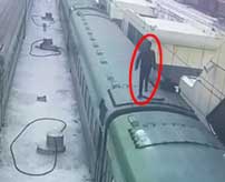 列車整備士が仕事中に電線に触れてしまい感電死…