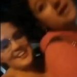バイクにノーヘルで自撮りしていた2人組の女、事故って逝く
