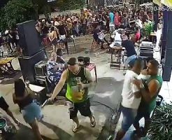 13415056821660888cfe.mp4-3