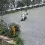 原付に4人乗りした中国人女たち、カーブを曲がり切れずガードレールに激突
