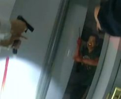 8588668194924de0e1.mp4-9