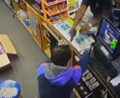 85886682e493de06d0.mp4-9