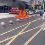 中国人の男、役所前で焼身自殺を図る→体は真っ黒こげに