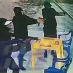 このバーにはもう行きません。地元のバーがシカリオに襲撃される