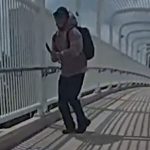 マチェーテを振り回し警察に向かってくる強盗犯、警察に撃たれ死亡