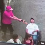 こんな人通りが多いところで殺られるとは…車いすに乗った評議員、射殺される
