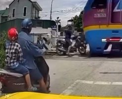 858866856e44a12063.mp4-3