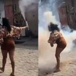 手に持っていなければ…花火を持って歩く女、花火が爆発し重傷