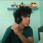 YouTuber、ライブストリーム中に銃で頭を撃って自殺…