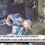 デブのクソ女、老婆相手に力で抑えつけて強盗を行う