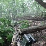 ウクライナの特殊作戦部隊の仕事の様子、遭遇した敵兵を撃ち殺す