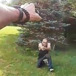 逃げる容疑者を追う警察、突然始まった銃撃戦から容疑者が撃たれ死亡
