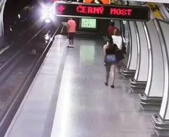 14623586890ebc370b29.mp4-3