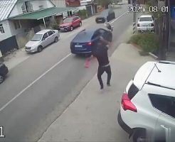 1462358689107c2cf312.mp4-3