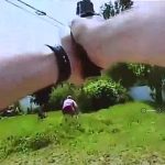 交通違反で止められた男、車から降りて逃走→警察に撃たれ死亡