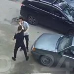 ロシアの恐ろしい配達員、相手をワンパンでKOし殴られた相手死亡