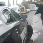ナイフを持って警官に向かって突進してきた男、無事射殺される
