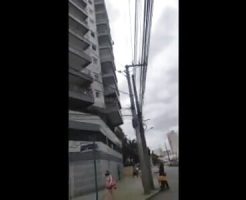 2178569688e7cfe4b5a1.mp4-3