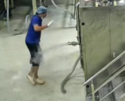 689168689bd65bbd3de.mp4-9