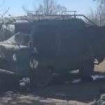 ロシア軍のオートバイと運転手、ドローンの攻撃を受け黒焦げになる