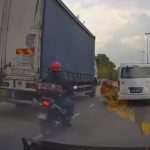 ドライブレコーダーは見ていた、車両と車両の間を通過しようとしたバイクが事故