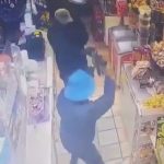 罪が重くなりました。強盗犯、警備員を至近距離から撃って射殺