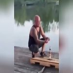 花火を手に持ったまま火を点ける→花火が爆発し男の手が終わる