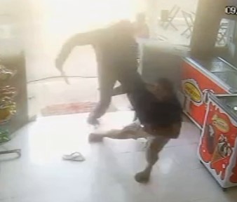 13415056913794d37d5c.mp4-9