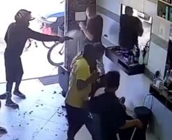 17983546904223f47720.mp4-3