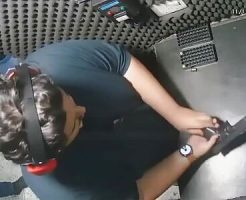 17983546914d7531897a.mp4-2