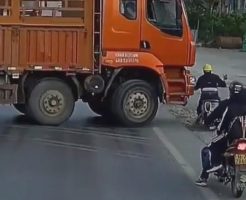 217768569052c3b3b98e.mp4-9