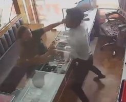 2177685690dc4568e501.mp4-9