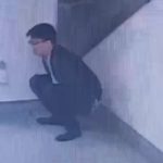 【閲覧注意】中国の地下鉄駅で我慢できずに脱糞する男が現れる 【閲覧注意】中国の地下鉄駅で我慢できずに脱糞する男が現れる