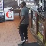 ガソリンスタンド内で起きた銃撃事件、警察が容疑者を撃って事件解決 ガソリンスタンド内で起きた銃撃事件、警察が容疑者を撃って事件解決