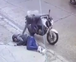 552433690f422843ebb.mp4-3