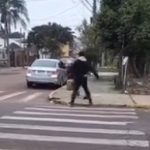 ブチギレオーナーが泥棒に蹴りを入れる→反撃され刺される ブチギレオーナーが泥棒に蹴りを入れる→反撃され刺される