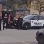 ちょっと容疑者がかわいそう?パトカーがうっかり容疑者を轢いてしまう ちょっと容疑者がかわいそう?パトカーがうっかり容疑者を轢いてしまう