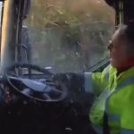 対処しておけば…トラック運転手、フロントガラスが曇ってたせいで事故る