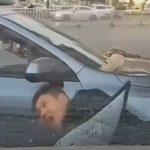 中国の道路で運転するの怖すぎやろ…車がスクーターに突っ込む 中国の道路で運転するの怖すぎやろ…車がスクーターに突っ込む