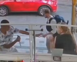 217768569360d7371d14.mp4-9