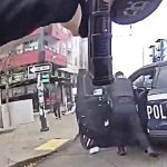 警察の叫び声、近付いてくる容疑者…警察が武装した容疑者を射殺 警察の叫び声、近付いてくる容疑者…警察が武装した容疑者を射殺