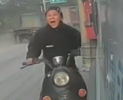 2177685693a86aa99dad.mp4-9