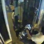 ドアが閉まったエレベーターに何度も突っ込むやつ、ドアを突き破って落下