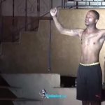 住居侵入した容疑者、ペレットガンで撃たれ警察犬に噛まれる