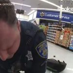 店内でバットを持って暴れる男、テーザー銃で撃たれ血を流しながら倒れる