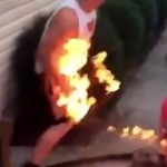 バカどもの火遊びによって周りが燃え始める